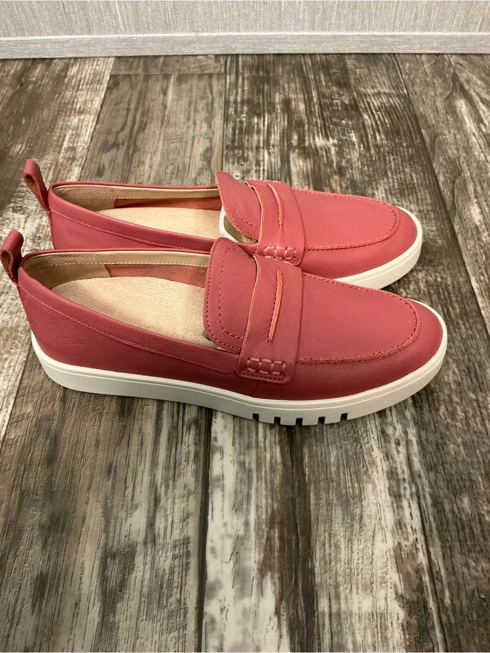 Vionic Women’s Slip-On Loafer in Dusty Rose with Cream Sole Size 8 - Picture 8 of 16